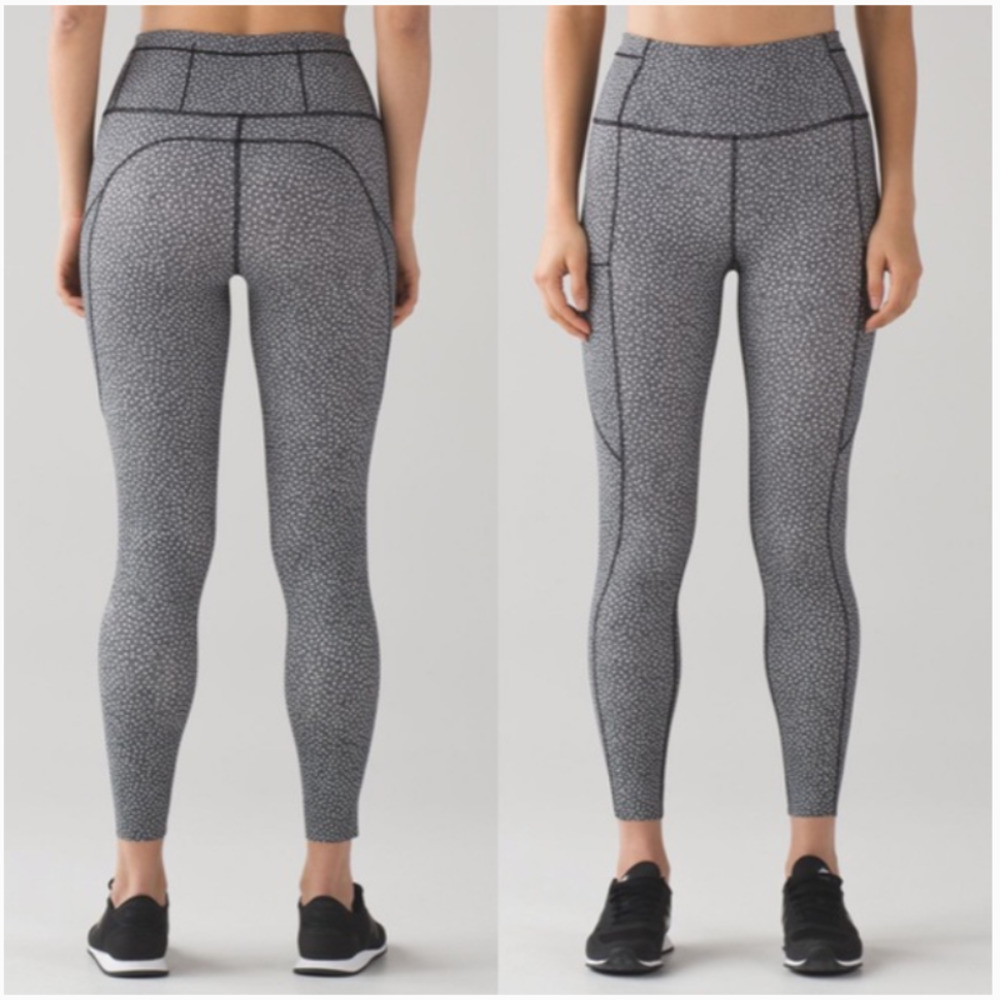 LULULEMON • White Black Frozen Fizz Fast & Free 7/8 Leggings Sz 4